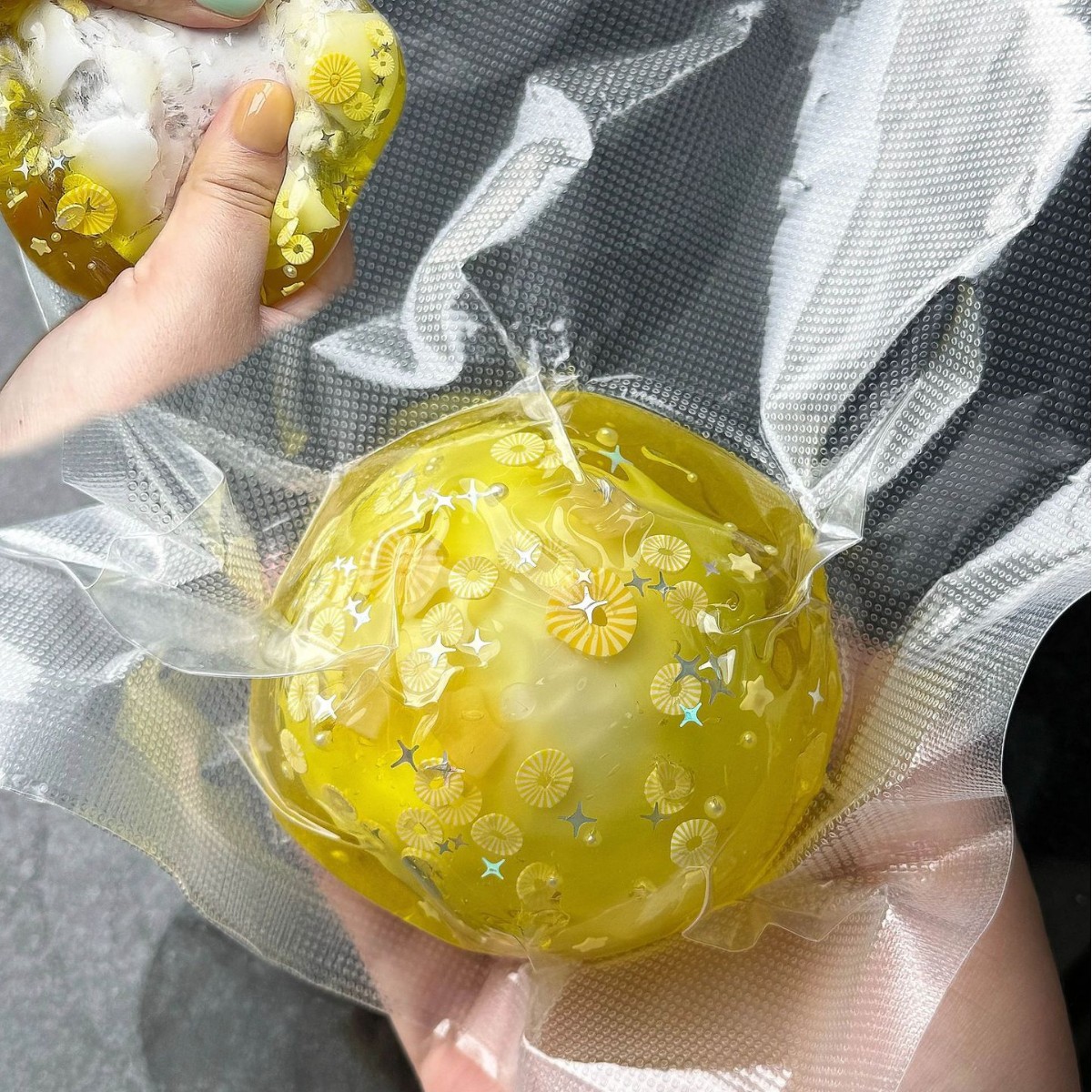 クリスピースクイッシーボール、クラッキングワックス、シャッタ - Crystal Growing Kit のレビューと価格