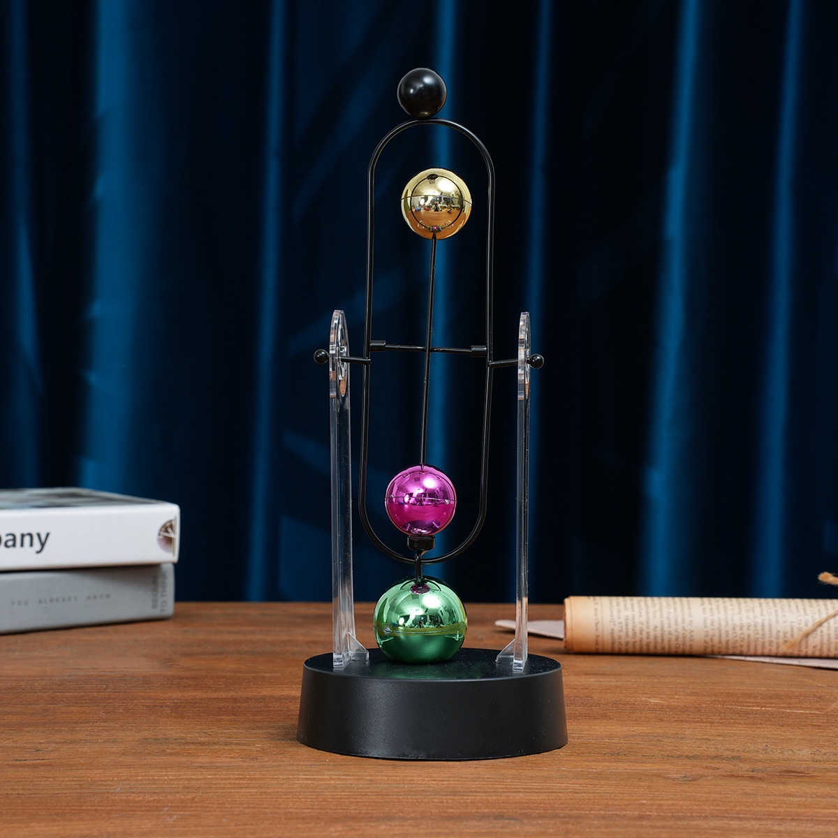ニュートンの振り子永久運動装飾品 モダンミニマリストホームオ - Newton Cradle Large のレビューと価格